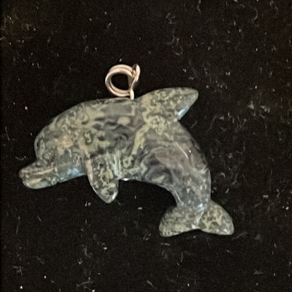 1.5” green granite dolphin charm pendant with jump hoop - Picture 3 of 10